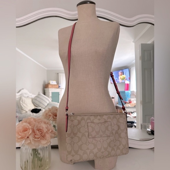 Coach pop signature crossbody - Picture 3 of 8